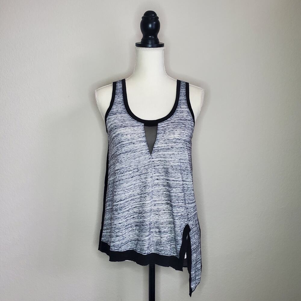 Ogle Women's Gray Tank Top Small